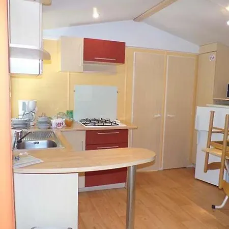 Mobil-home Confortable Avec Terrasse Pour 6 Personnes - Api-1-52-647 Kemp