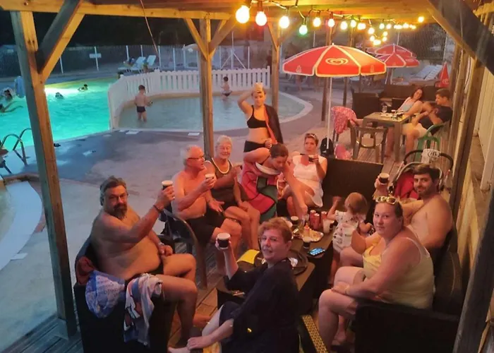 Parque de Campismo Mobil-home Confortable Avec Terrasse Pour 6 Personnes - Api-1-52-647 La Cassagne